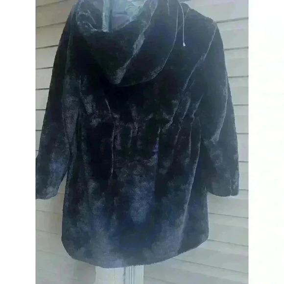 NWT Love Token - Women Faux Fur Zip Jacket With Pockets And Hoodie. - Picture 4 of 7
